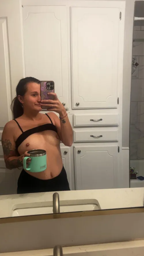 Would you fuck the nude milf next door if she sent you this