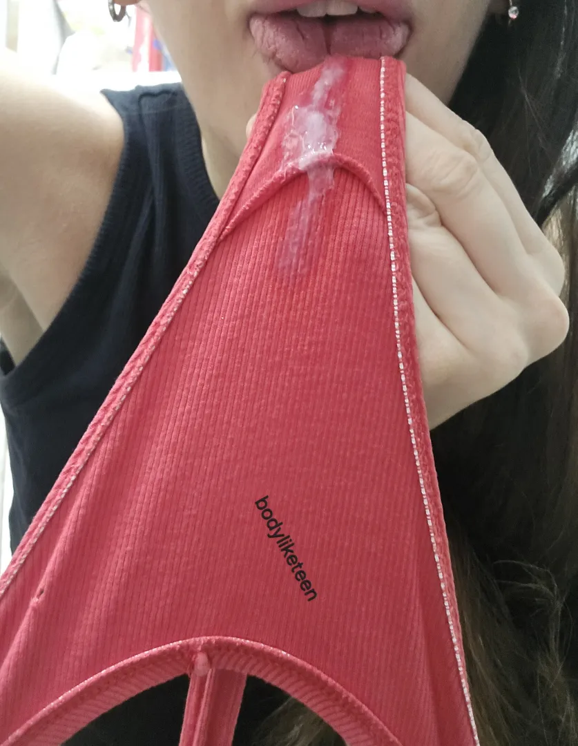 Would you jerk off to my extremely hot grool eating videos