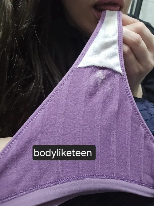 Would you jerk off to my grool eating videos