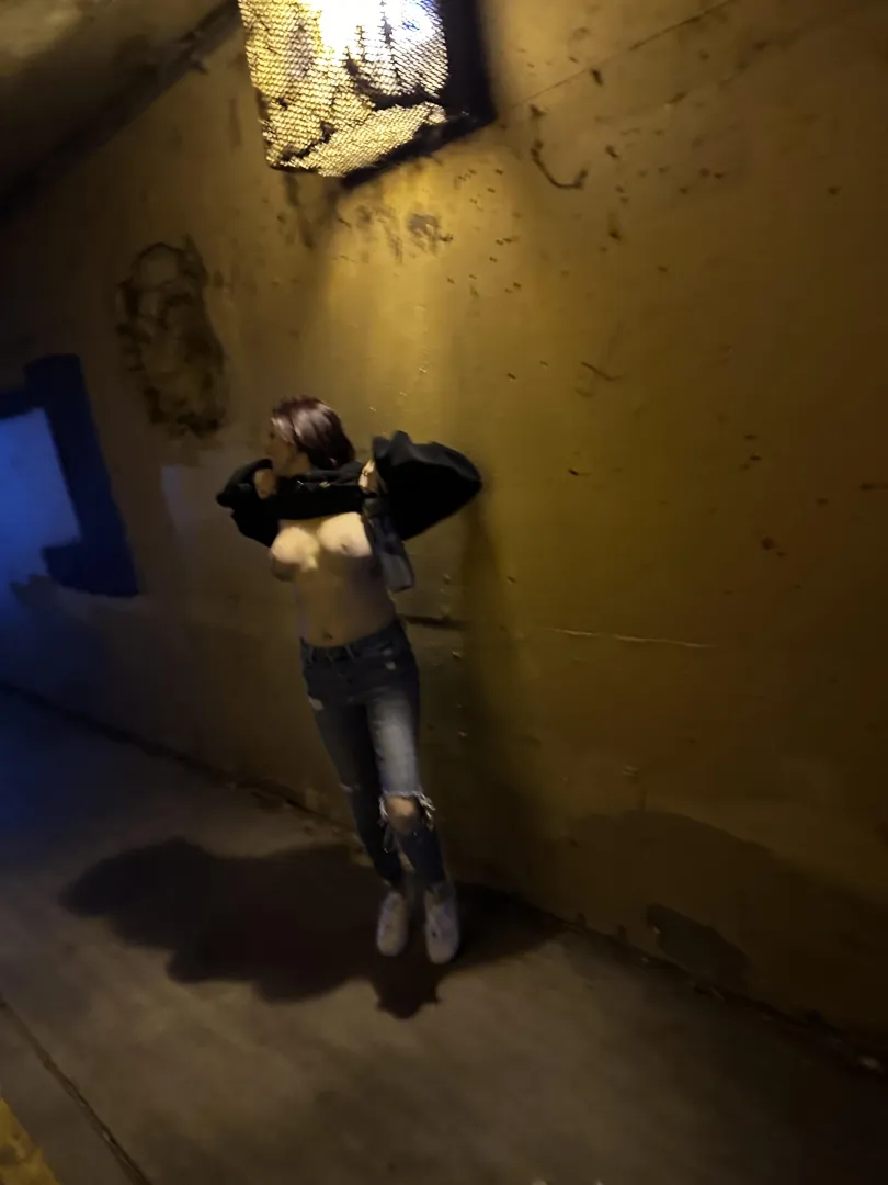 Would you let mommy blow you in a tunnel