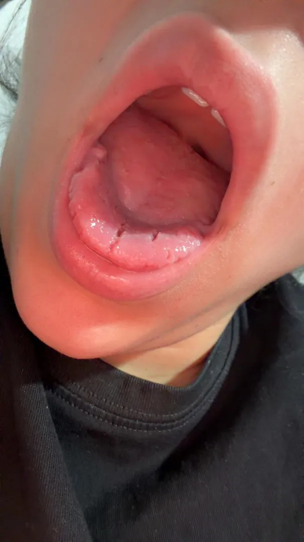 Would you like me to eat you? I'm a giantess and I'm looking for someone to live in the darkness of my belly. {f} Tlg: @mktt03