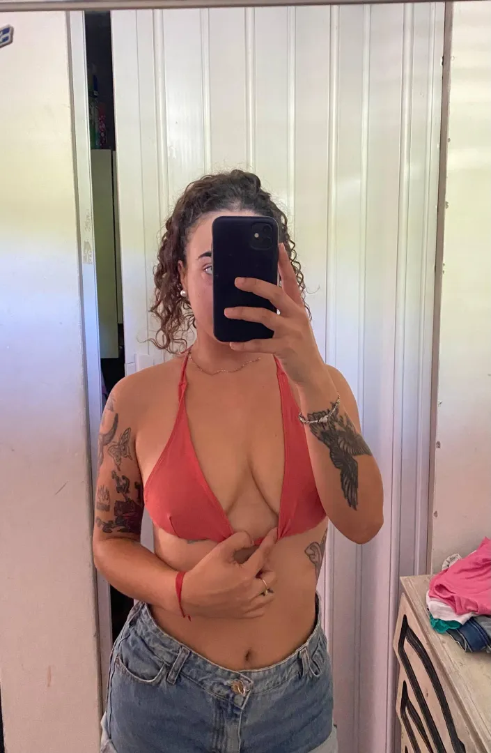 Would you like to see my tits? 