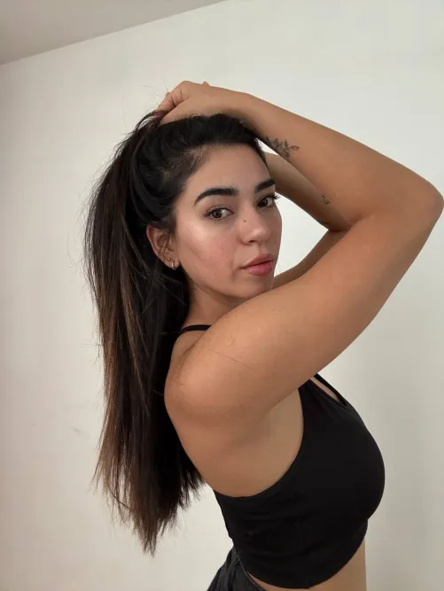 Would you rather kiss my milf lips or my thighs first?