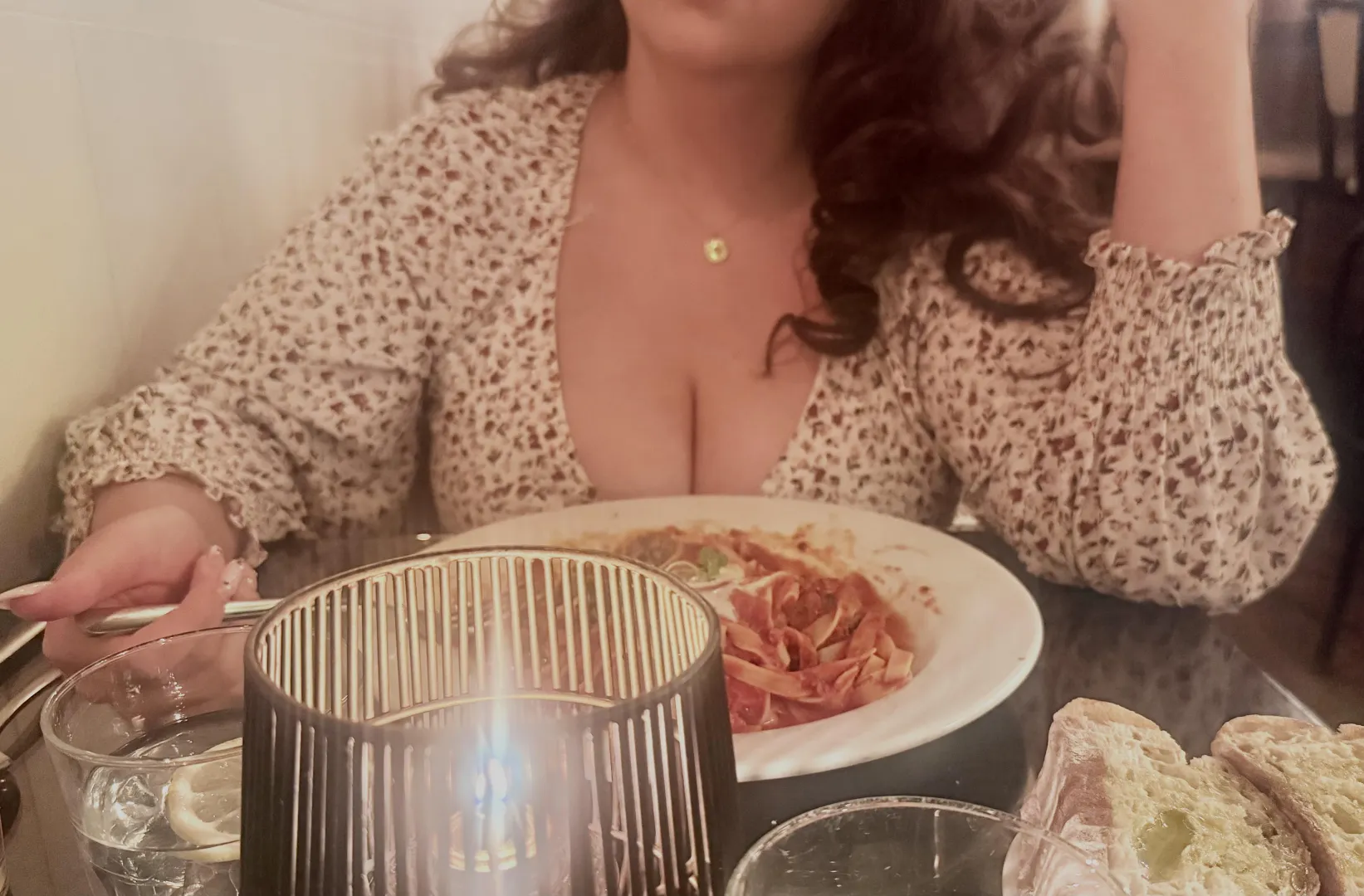 Would you take me to dinner ? I’ll be your dessert 