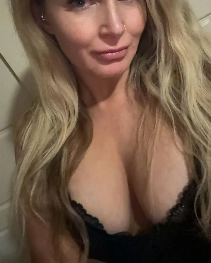 Would you use a condom or raw if you had the chance to fuck me?