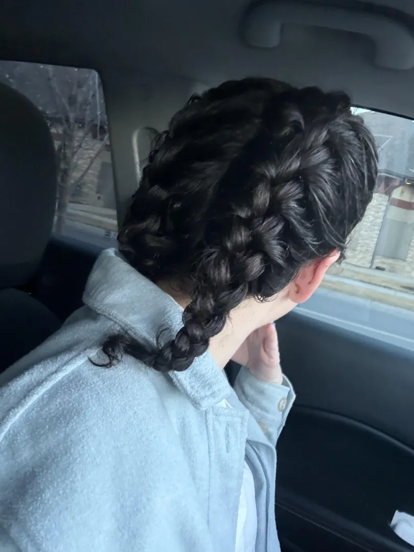 Wwwooooowwww did you see that way over there?? I just seen something magical….must be my braids