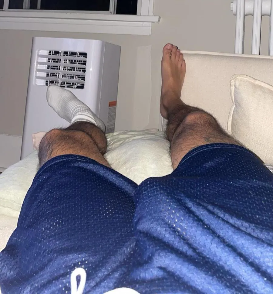 wyd if u come over and I'm passed out on the couch like this?