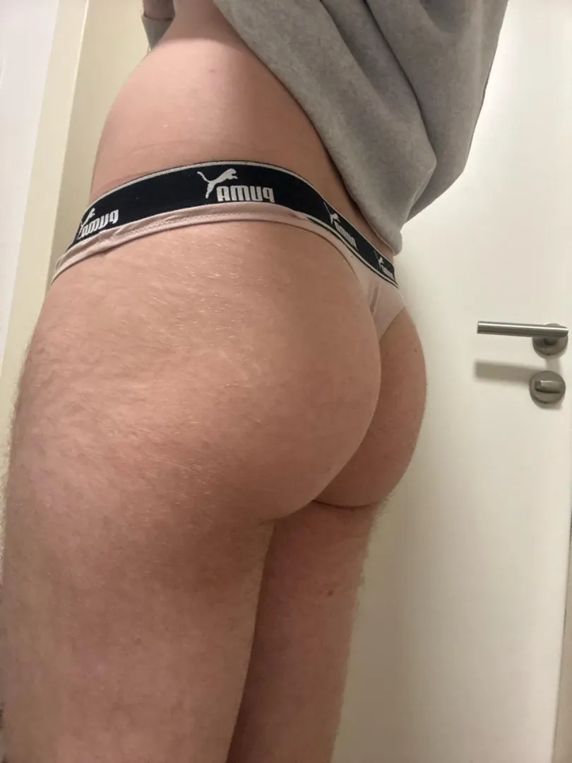 Würdest du wissen, dass ich eine Sissy bin?  meine Freundin weiß es nicht 