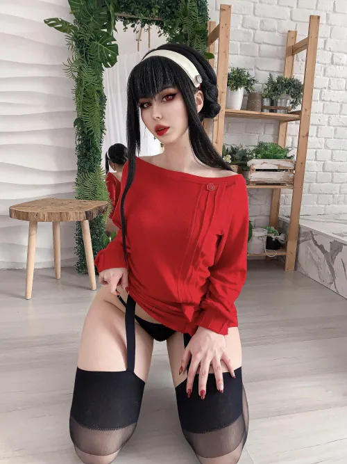 Yor Forger (by Lunevlia)