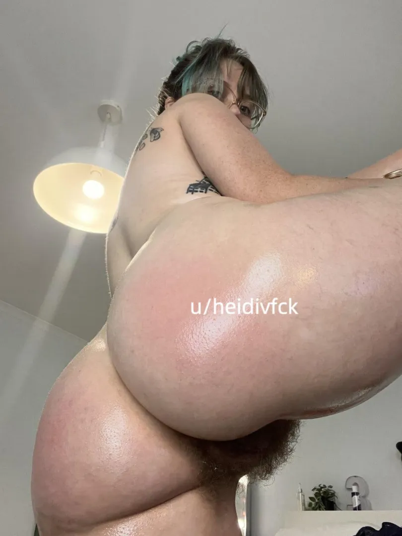 you can tell when a milf has a wild side she doesn’t hide