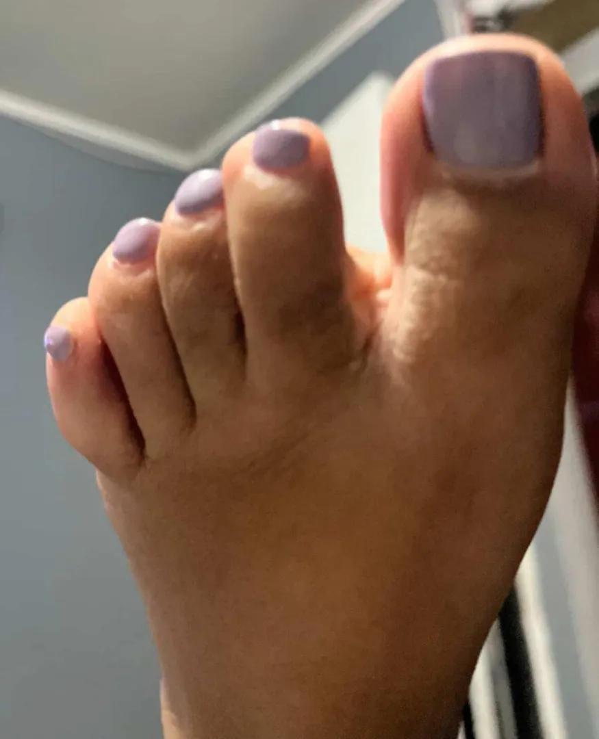 You find yourself with these toes THIS close to you. What do you do