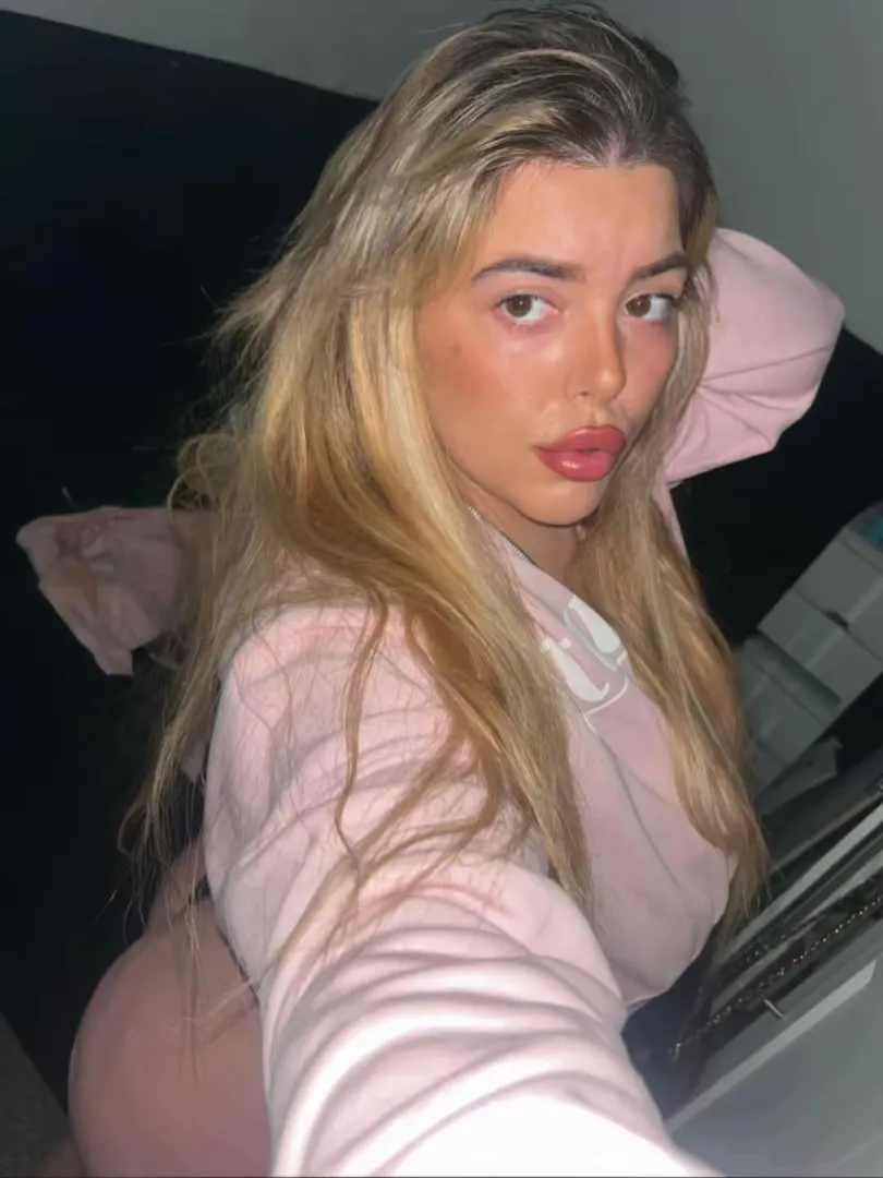 You guys loved me yesterday, have another one😘