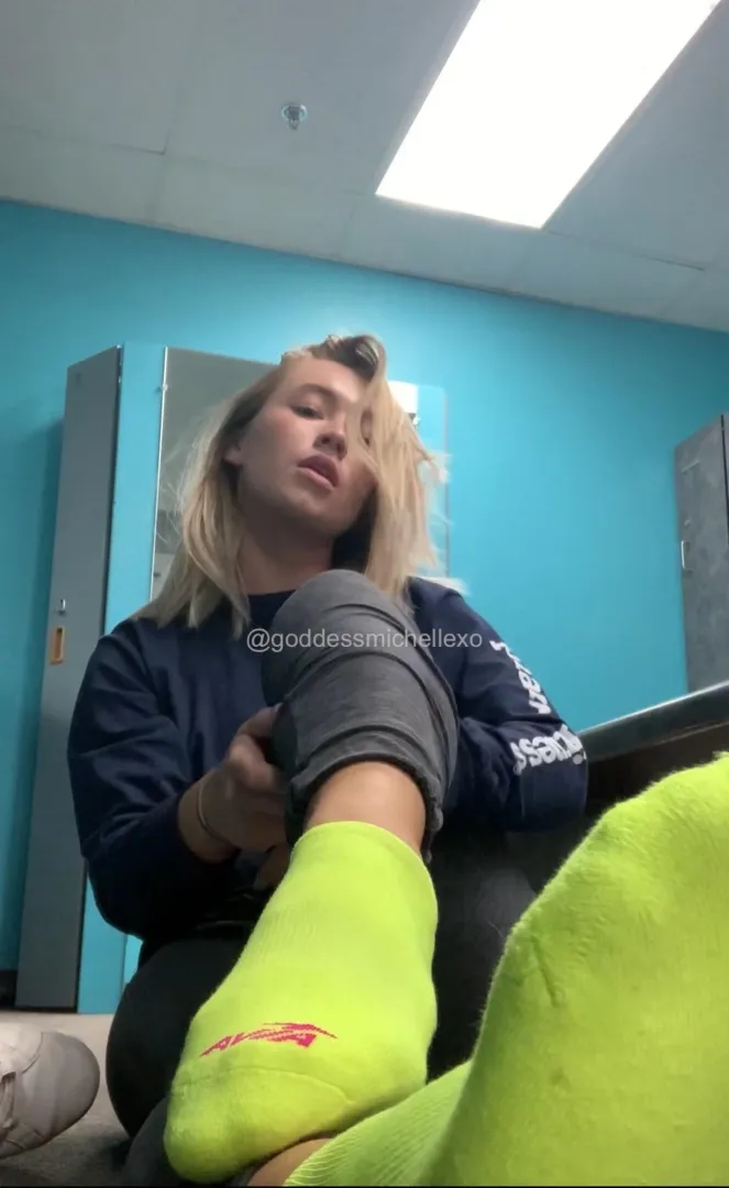 You have my permission to stare, but you might get hooked ‍ [F]