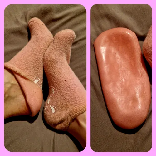 You just know these old filthy moisturiser socks would feel amazing wrapped around your cock with their silicone inside 