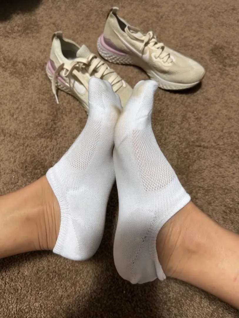 You know you love my socks in your face 