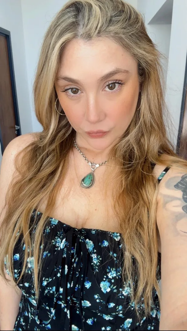 You like girls who enjoy being watched