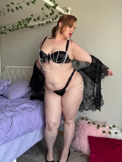 You really need to know what it feels like to fuck a fat girl ;)