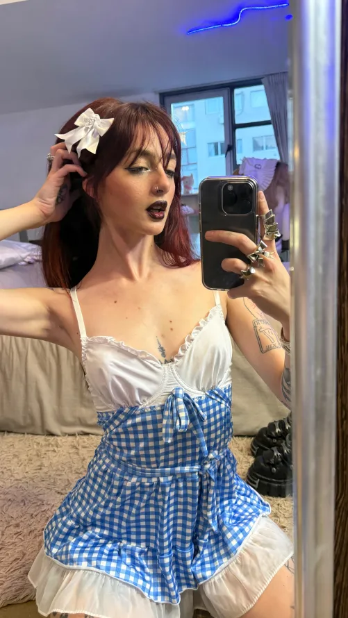 You seem like you’d flirt with your eyes first. lnstagm,,. lunarumes