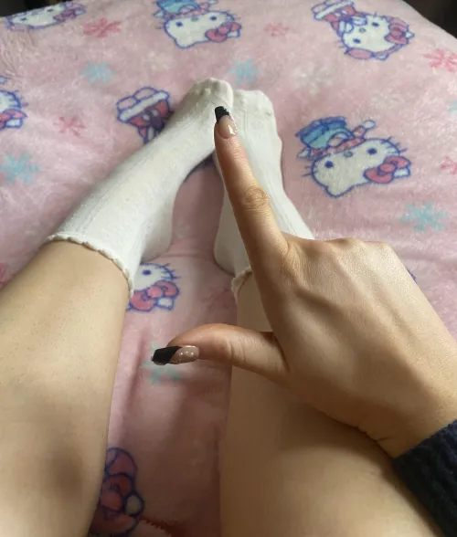 you wanna goon to my socks so bad, don’t you loser?