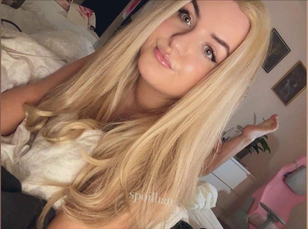 You’d look better on ur knees handing me everything