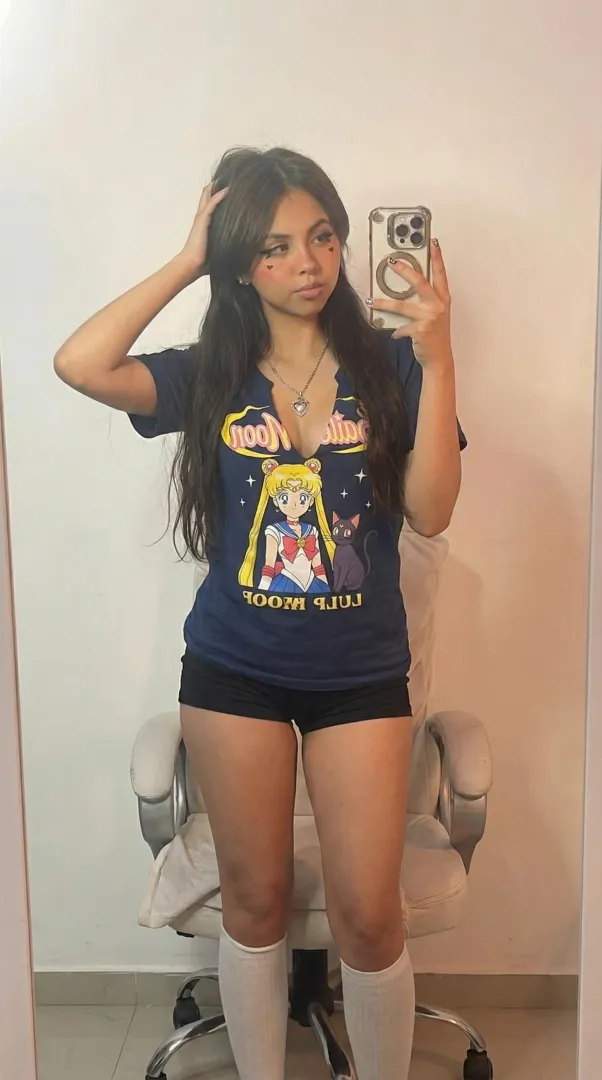 Your adorably nerdy girl next door