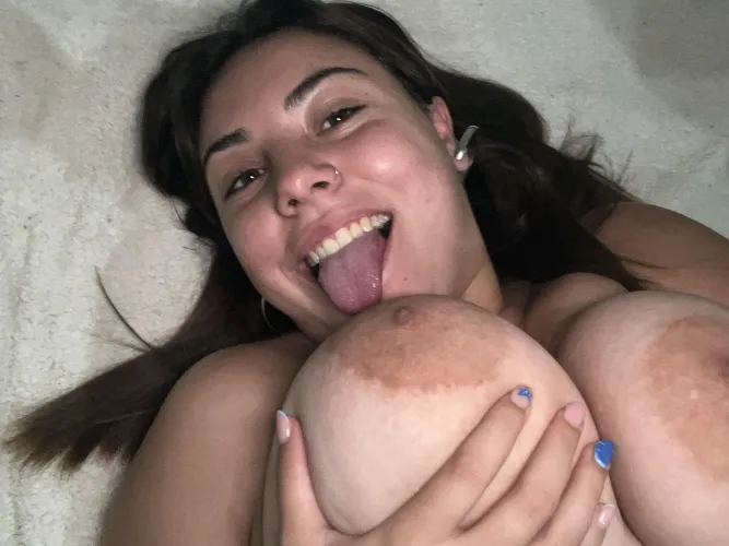 Your cum belongs right here between these cleavages