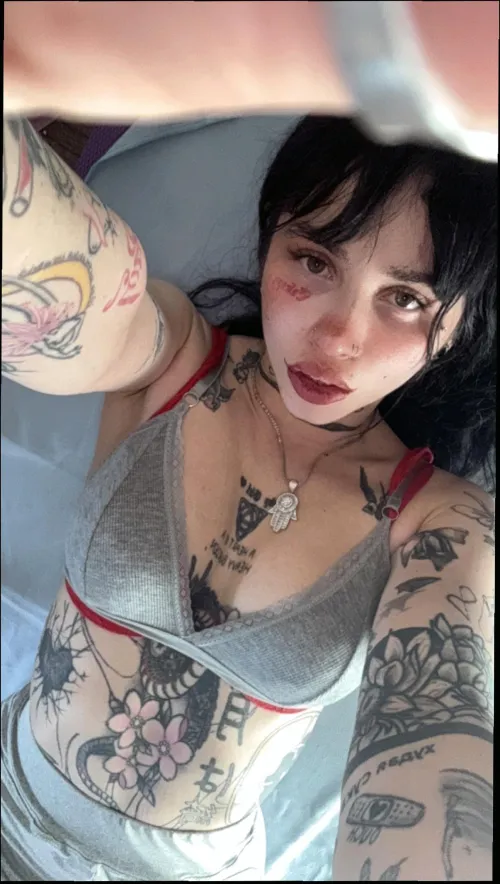 Your favorite white girl is here