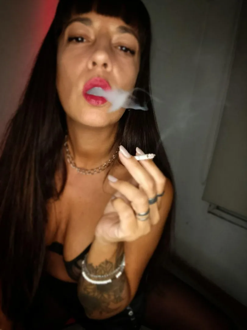 Your life needs a smoke expert like me.