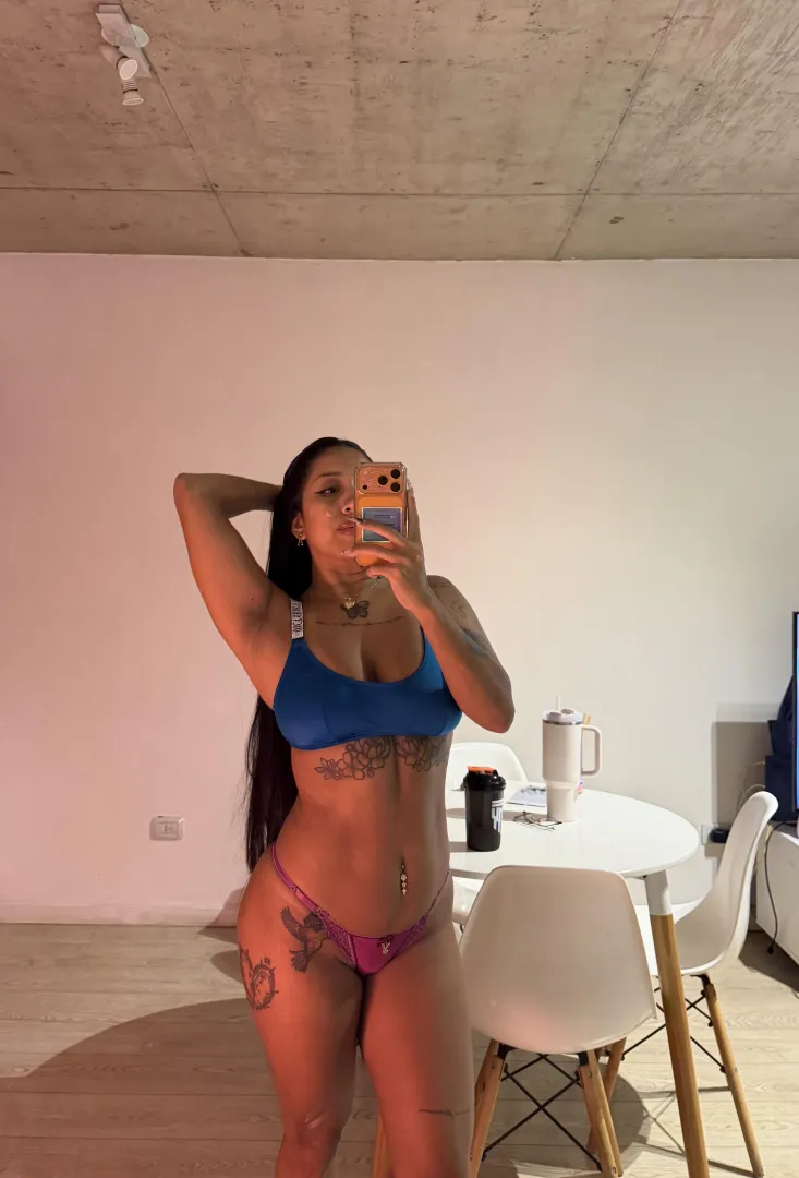 your sexy brunette is here!