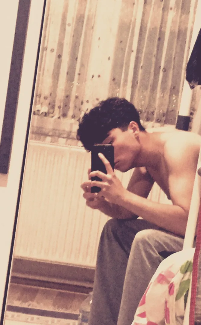 Çok skldmm feminen kankalar nerdee 18