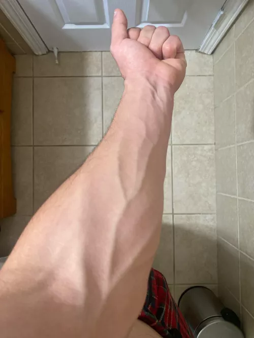 23, w a slim build. Just found this subreddit and thought why not