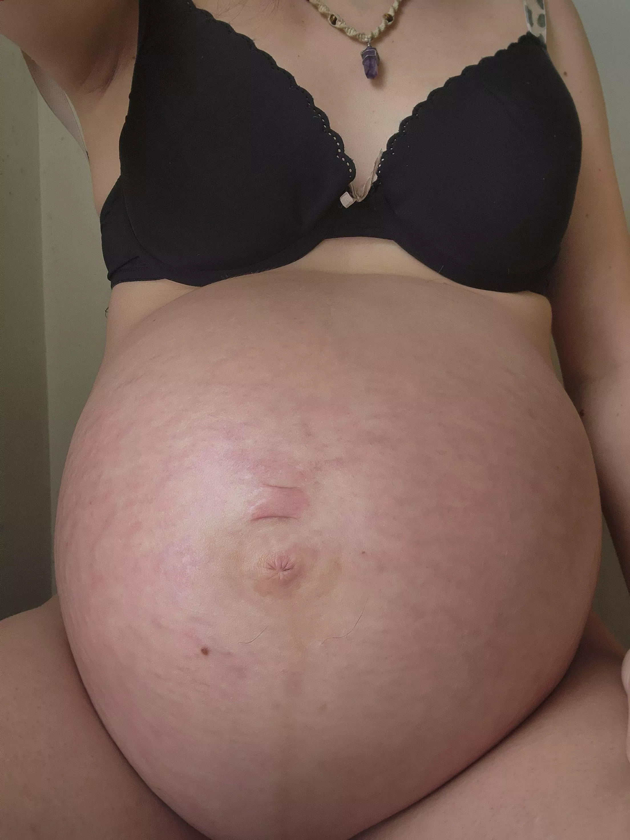 36 week preg with twins ❤️ Cum on this round belly