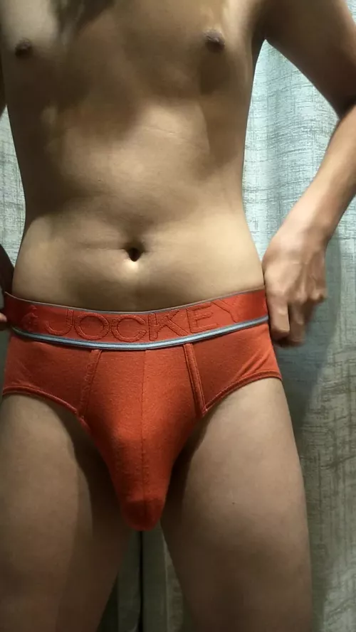 Anyone wanna compare cocks?? i will wear panties if i lose (PS: I won't lose😈😏)