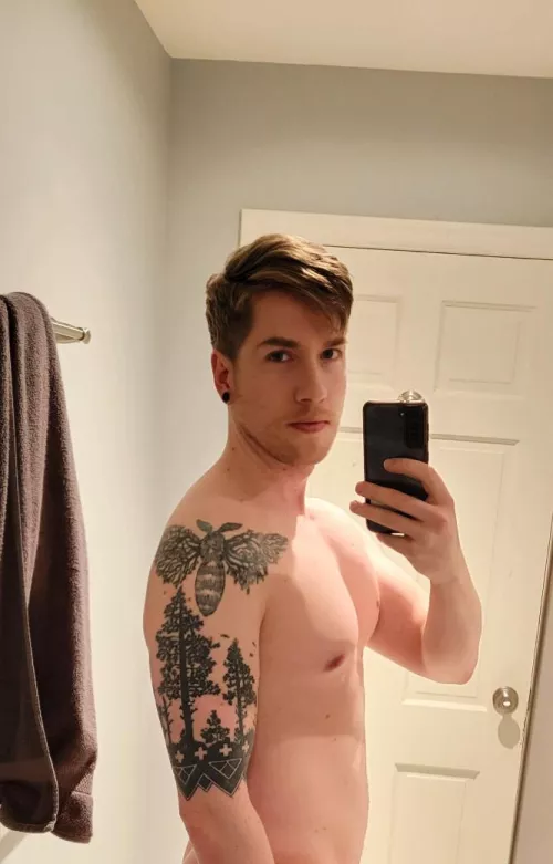 Boy with the gauge earring?😅