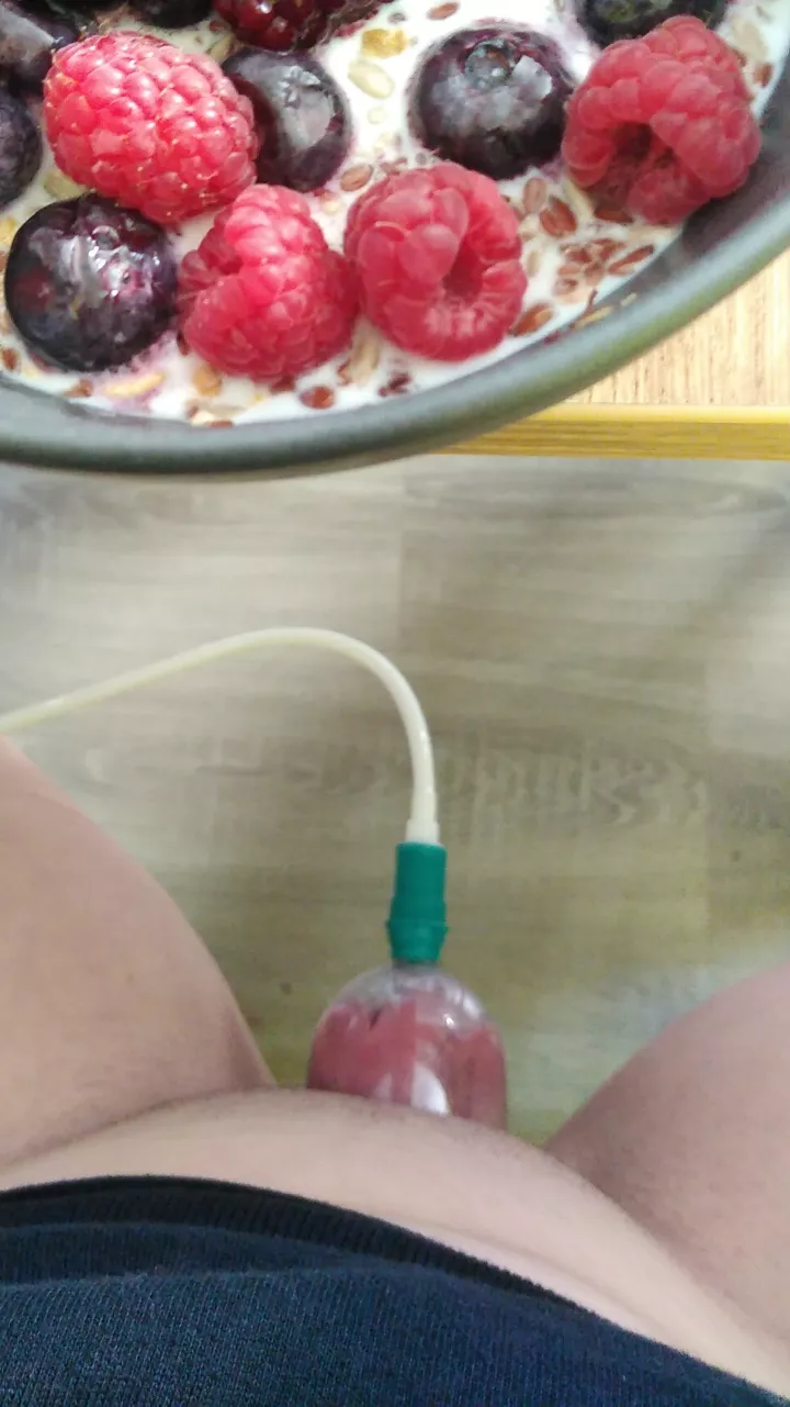 Breakfast pussy pump ☀️ (f/24)