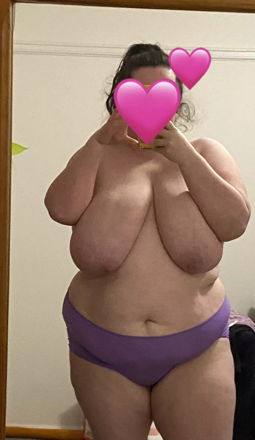 Can I blame my lack of fun caption on being too horny? 😜