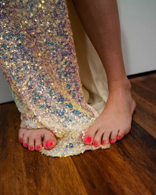 Do you like how I dressed my feet?