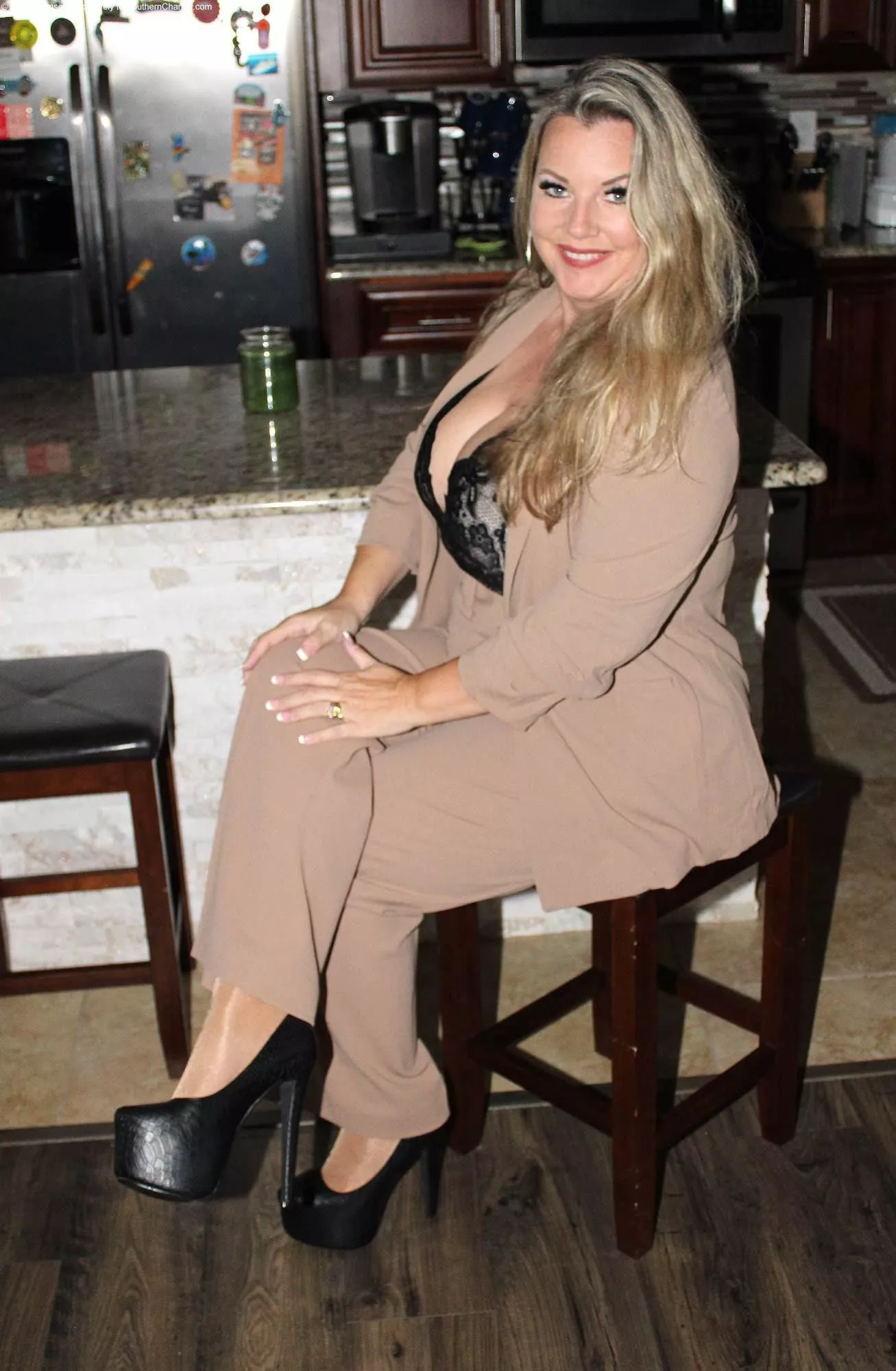 (F)50 and loving life. Wanna help me out of my suit ?