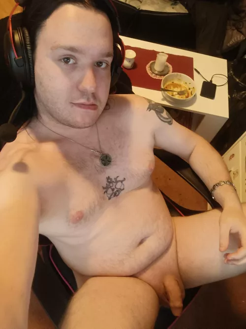 feel free to write me 😏