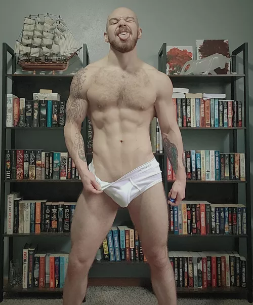 Feeling these Calvin Klein underwear 😏