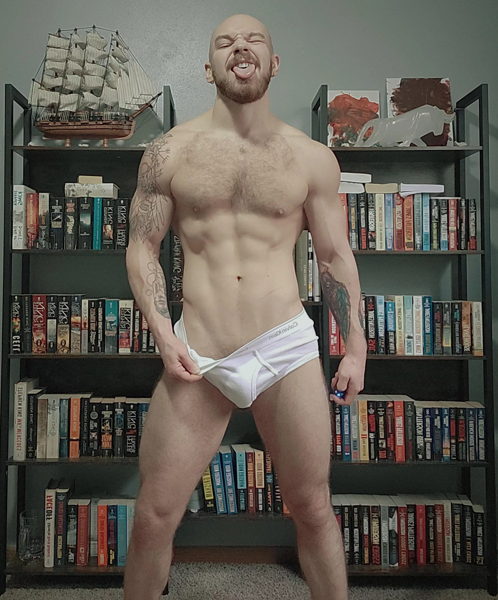 Feeling these Calvin Klein underwear 😏