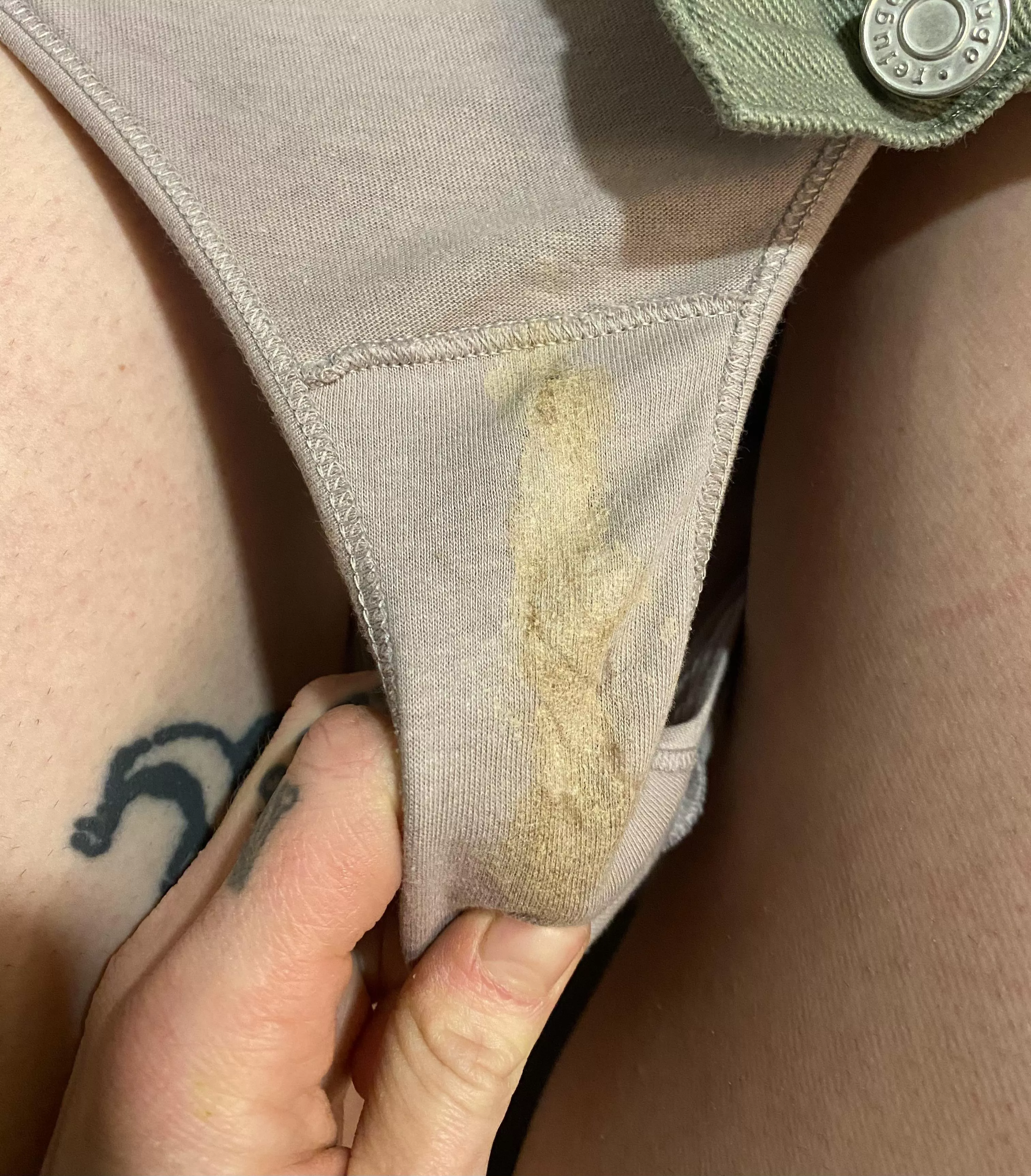 Give my comfy work panties a sniff for only $20! You know I love a good 20 dollar Tuesday 😈💕[selling]