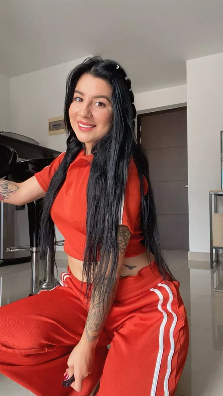 good morning! if you had to guess, what kinda music do you think i listen to just by looking at me?