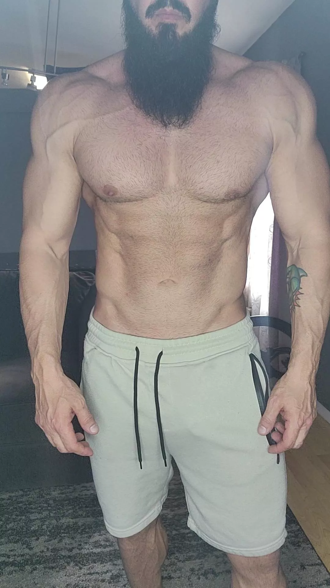 good morning!! let's play 6'3 255 man meat!!