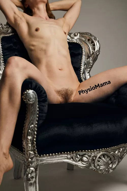 I'm the Queen and you're a slave, understood?