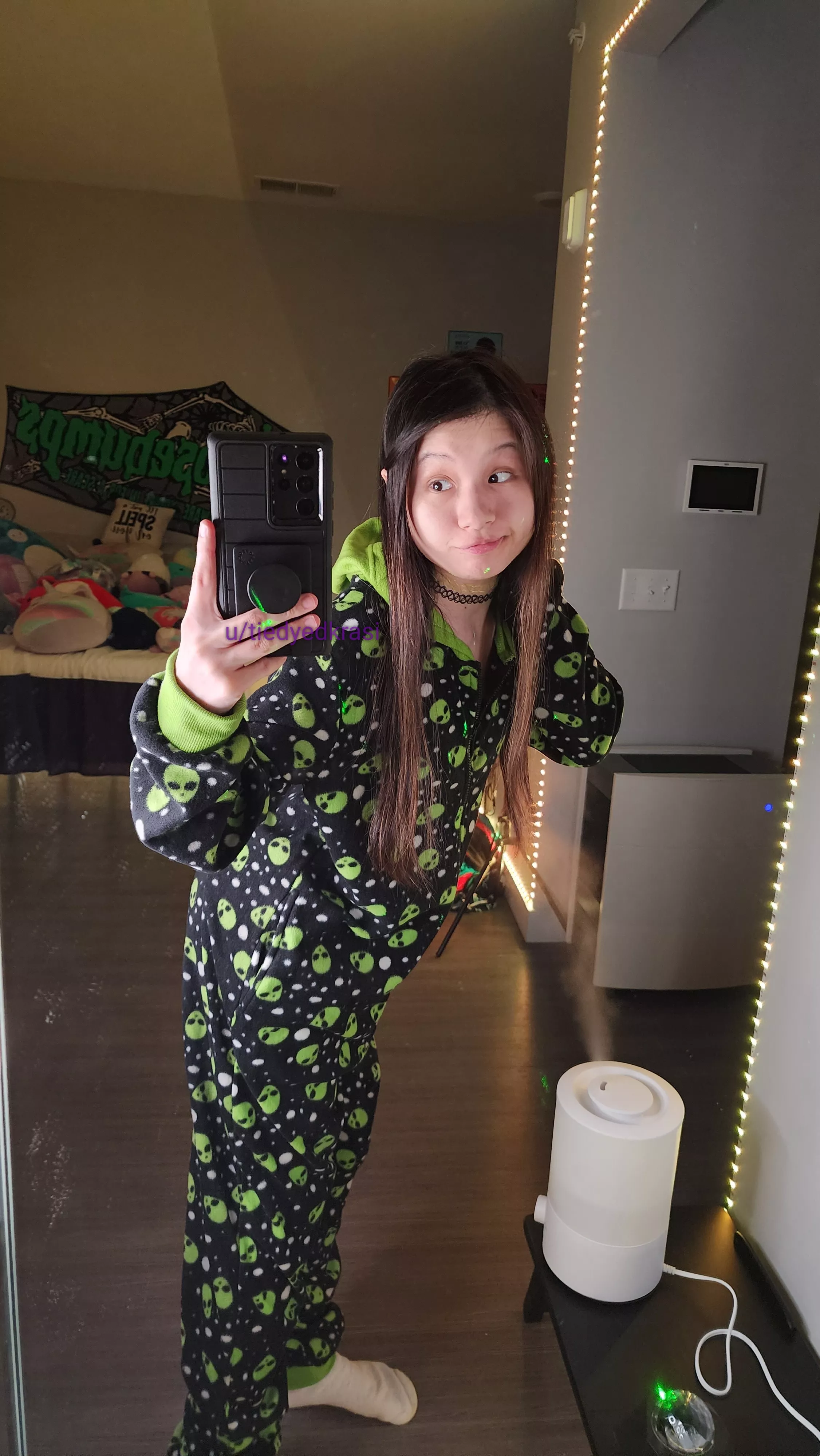 mirror selfie alien!