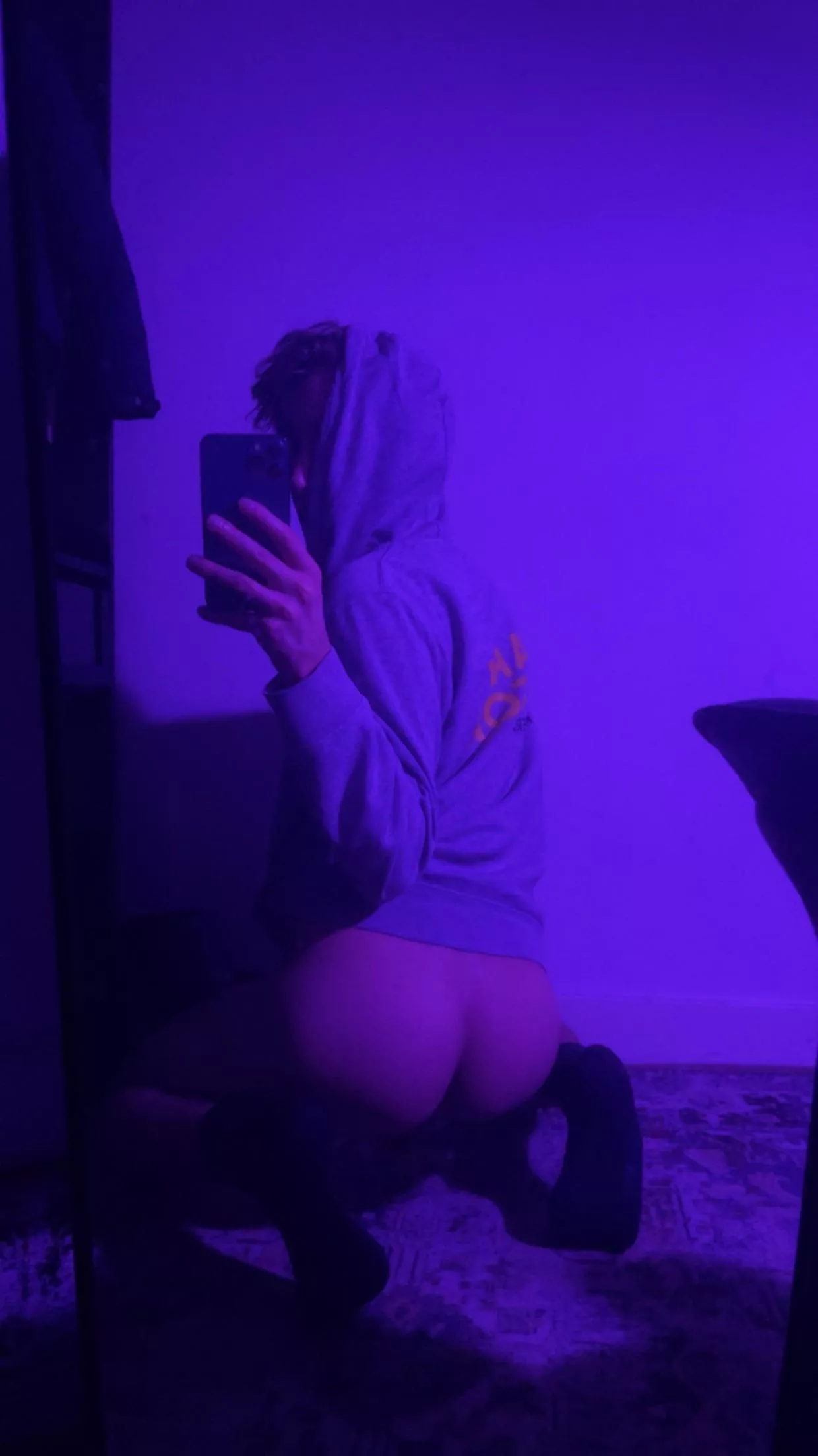 Playing with the new Hue lights 💜 amongst other things ;)