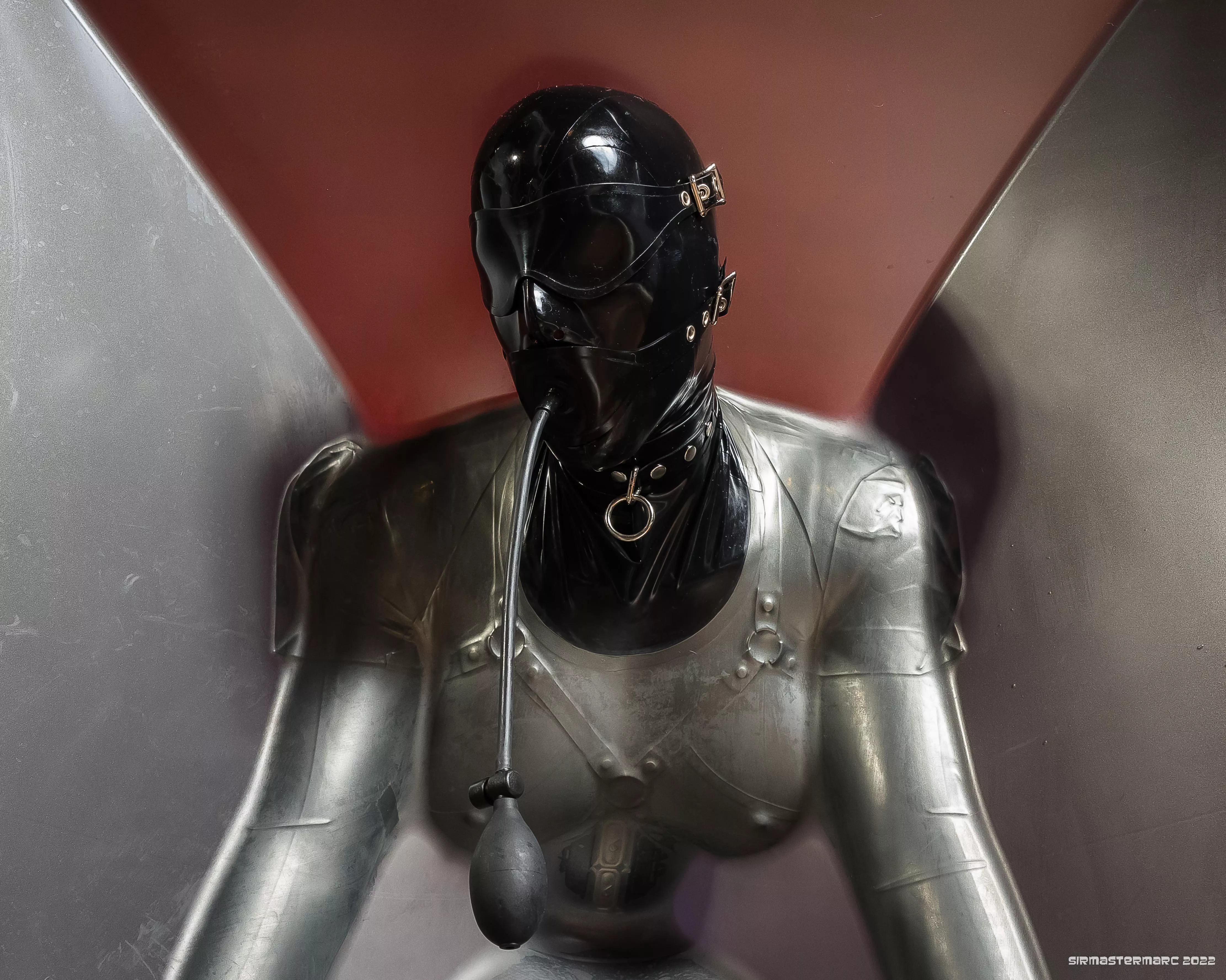 Rubberslut completely rubberized and enclosed.