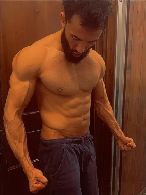 Say one word to this picture of me.