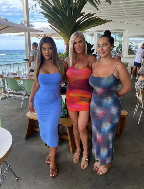 Sexy brunch babes